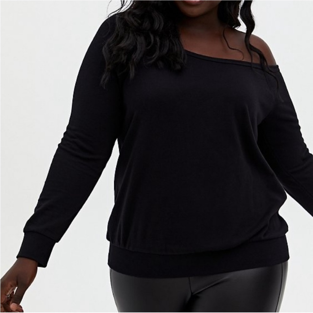 Brand new🖤 torrid off-shoulder sweatshirt